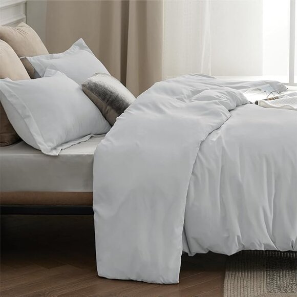 Queen Duvet with 2 Pillow cases - 90 by 90 - Silver Grey - Picture 4 of 7